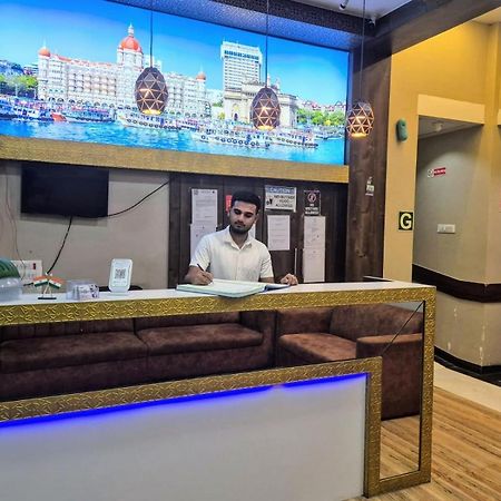 Hotel Blue Terminal ムンバイ エクステリア 写真