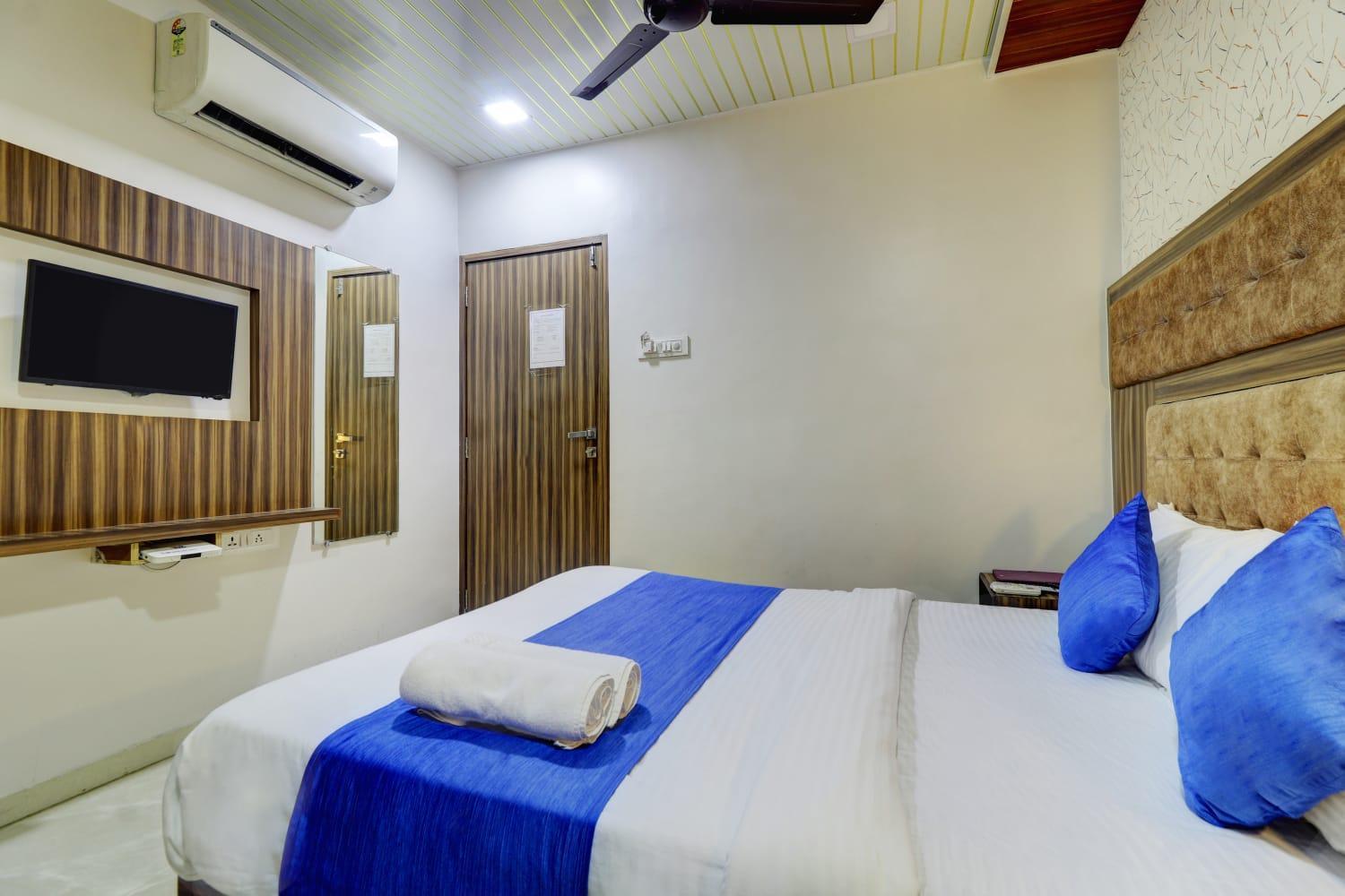Hotel Blue Terminal ムンバイ エクステリア 写真